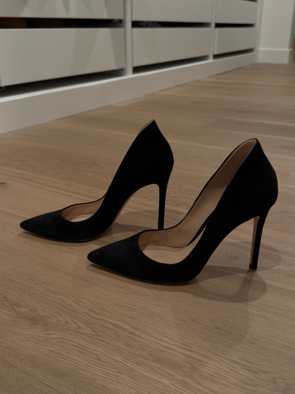 Gianvito Rossi 105 Black Suede Pointed Toe Pumps